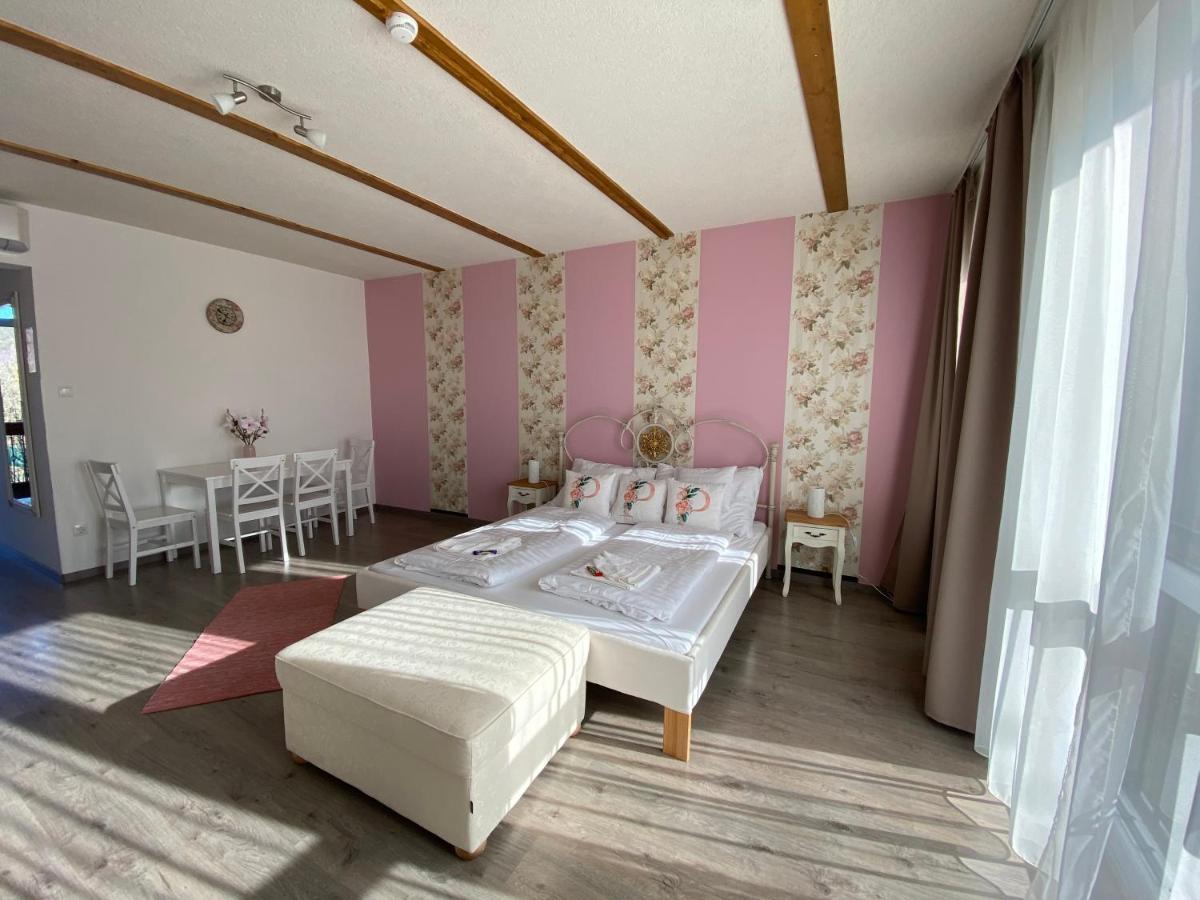 Platan Apartmanhaz Balatongyörök Extérieur photo