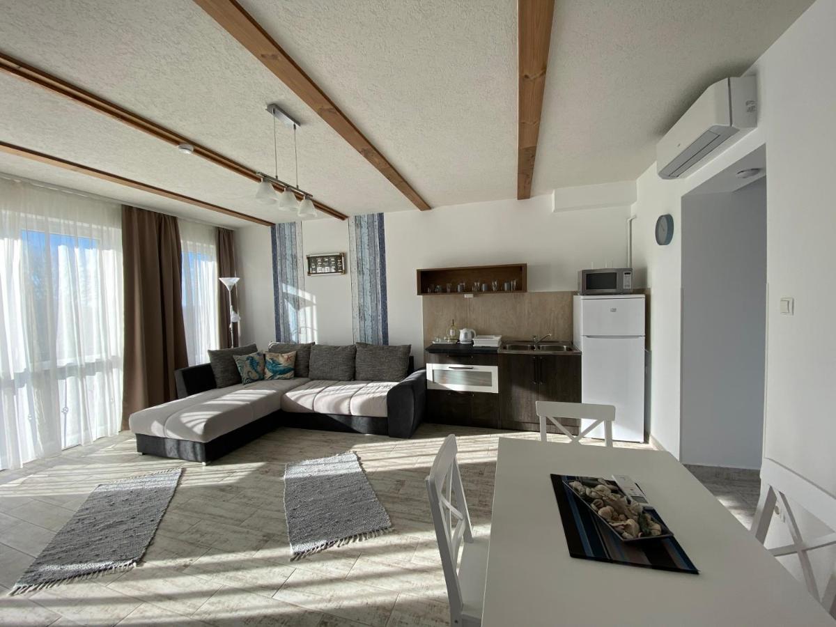 Platan Apartmanhaz Balatongyörök Extérieur photo