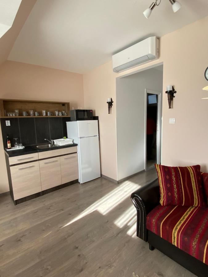 Platan Apartmanhaz Balatongyörök Extérieur photo