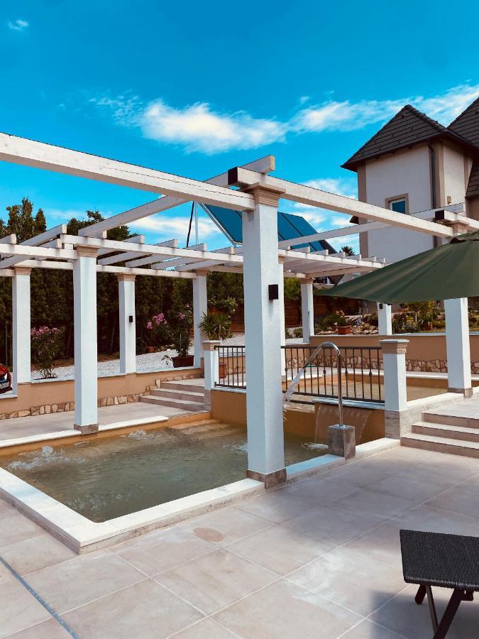 Platan Apartmanhaz Balatongyörök Extérieur photo