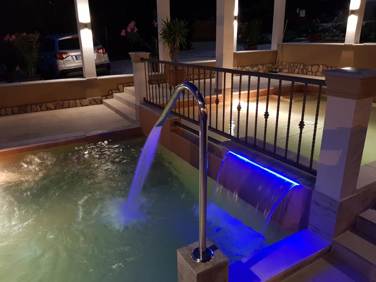 Platan Apartmanhaz Balatongyörök Extérieur photo